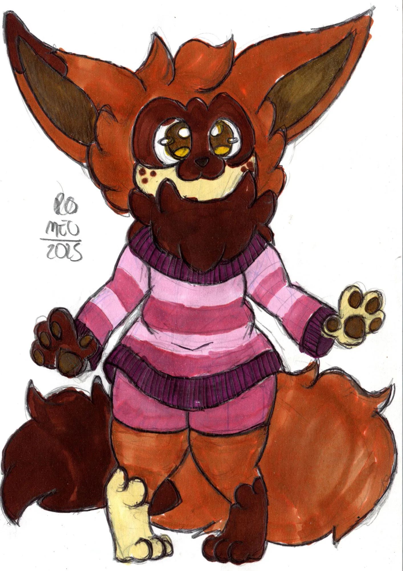 Um desenho do Cannella, o meu Eevee, feito no Tradicional e pintado com marcadores. Ele está vestindo uma blusa rosa listrada com detalhes em roxo e uma bermuda rosa