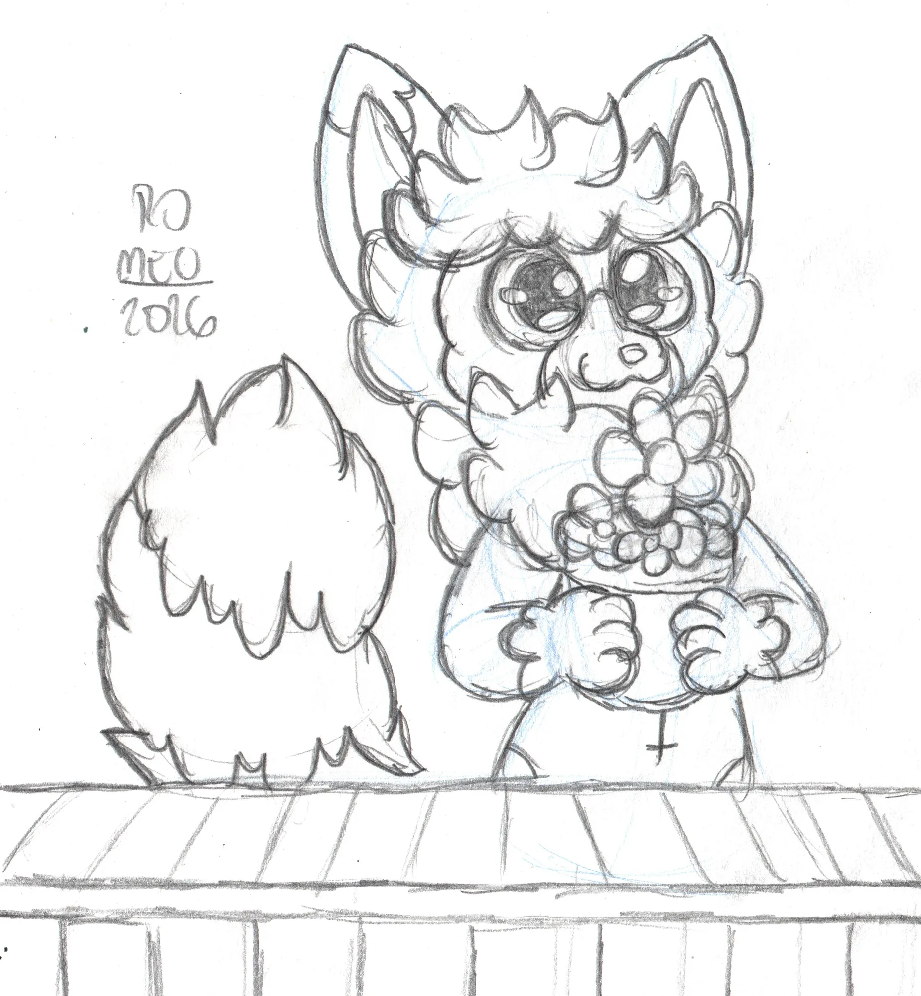 Apenas um Guaxinim segurando um vaso de flores